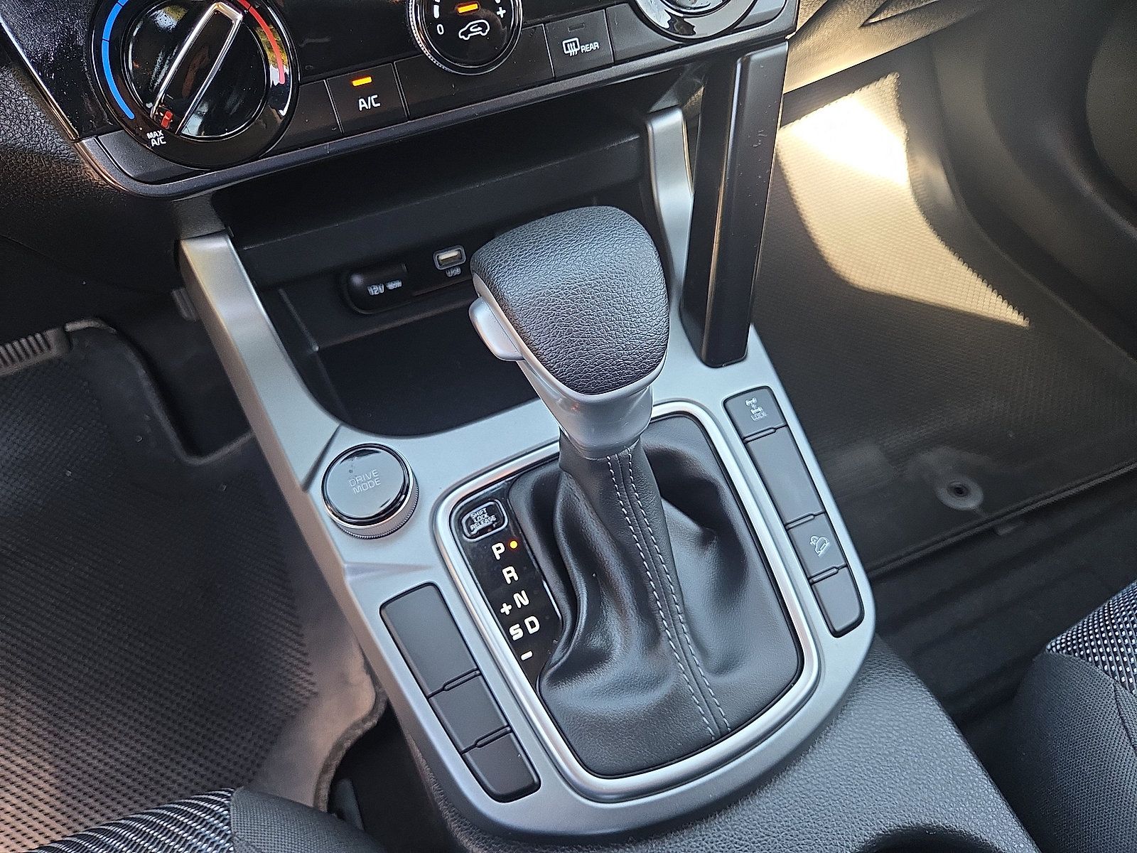 Used 2024 Kia Seltos LX AWD/4WD image 26