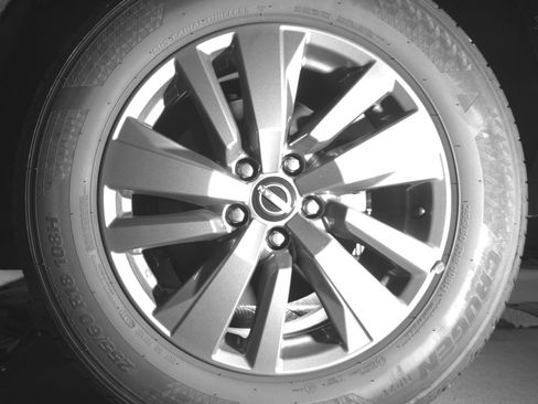 Used 2025 Nissan Pathfinder SV image 14