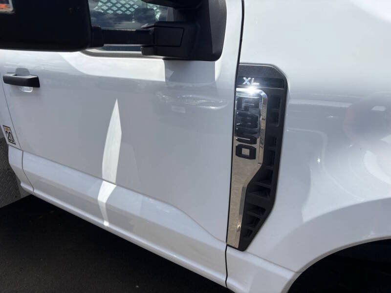 Used 2024 Ford F350 XL w/ XL Chrome Package AWD/4WD image 34
