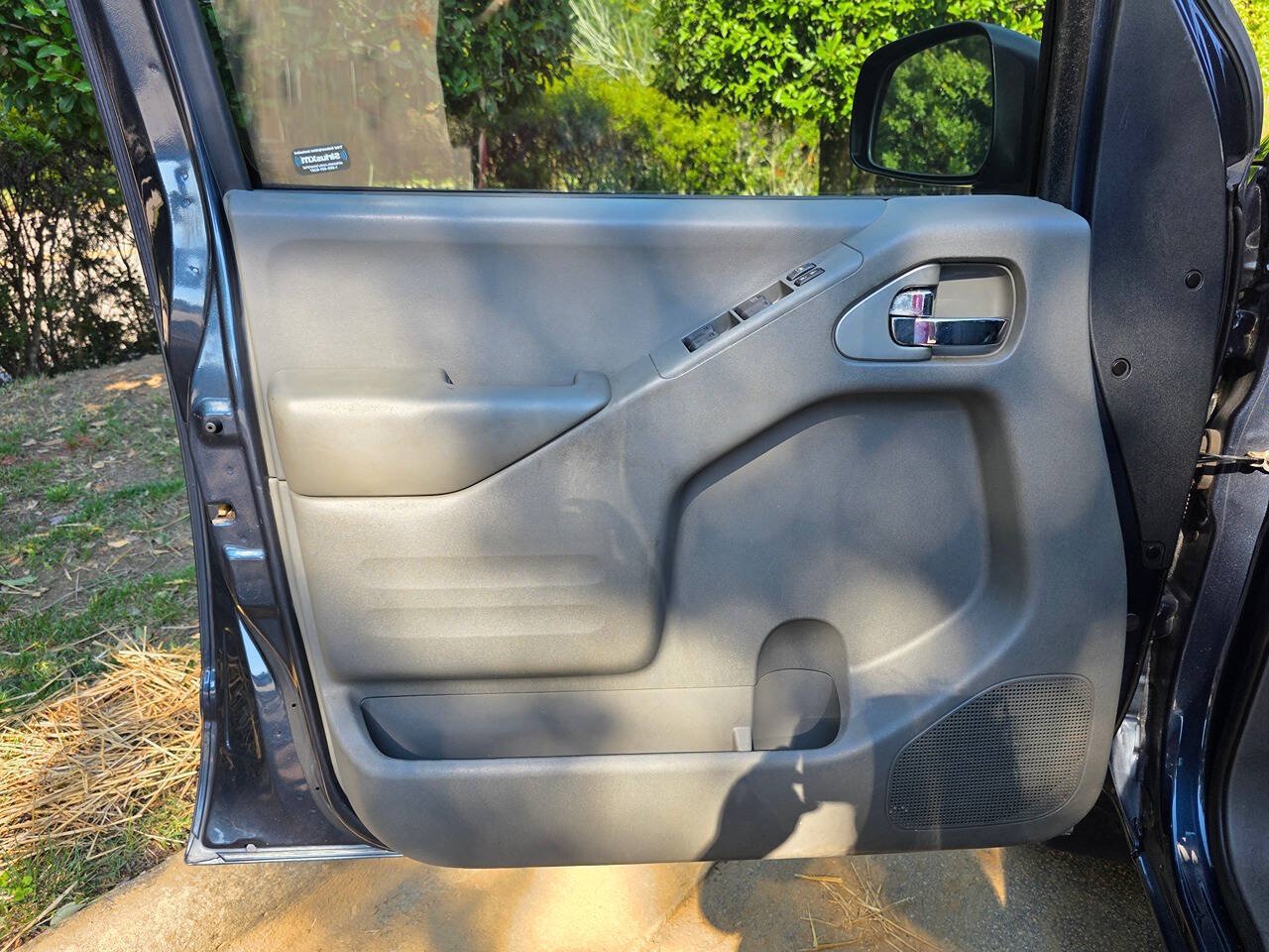 Used 2017 Nissan Frontier SV w/ SV Value Truck Package RWD image 11