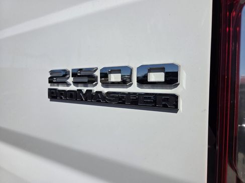 Used 2024 RAM ProMaster 2500 w/ Convenience Group image 18