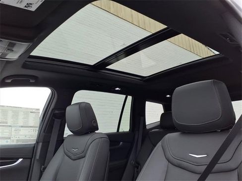 New 2025 Cadillac XT6 Premium Luxury image 8