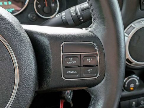 Used 2018 Jeep Wrangler Unlimited Sahara w/ Connectivity Group AWD/4WD image 21