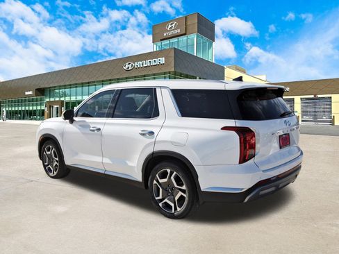 Used 2023 Hyundai Palisade Limited w/ Winter Package image 8
