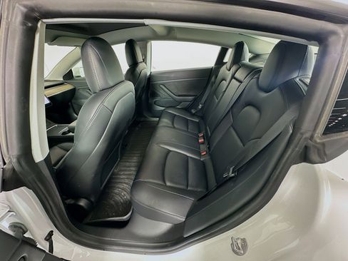 Used 2021 Tesla Model 3 Standard Range Plus image 26