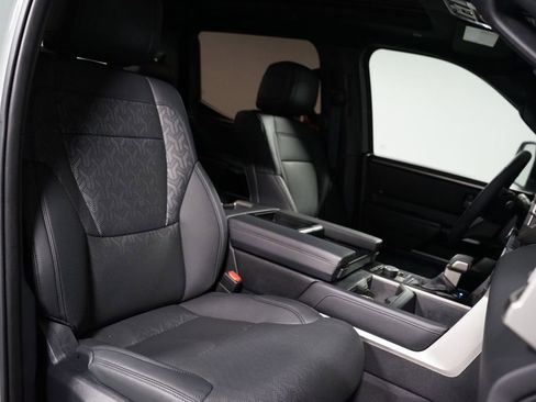 Used 2025 Toyota Tundra Limited image 31