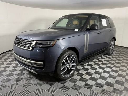 Used 2025 Land Rover Range Rover SE AWD/4WD image 2