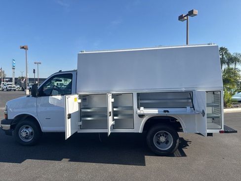 New 2025 Chevrolet Express 3500 w/ Power Convenience Package image 6