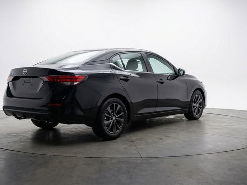 Used 2025 Nissan Sentra SV image 9