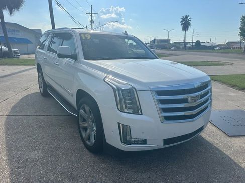 Used 2019 Cadillac Escalade ESV Luxury image 4