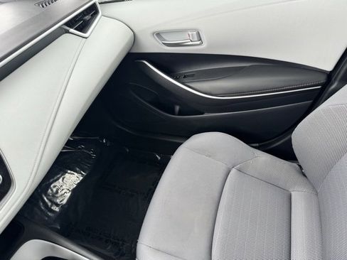 Certified 2025 Toyota Corolla SE image 19