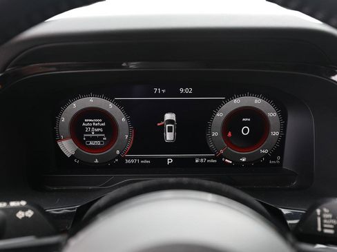 Used 2023 Nissan Pathfinder Platinum AWD/4WD image 16