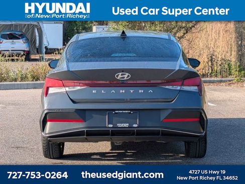 Used 2024 Hyundai Elantra SEL image 4