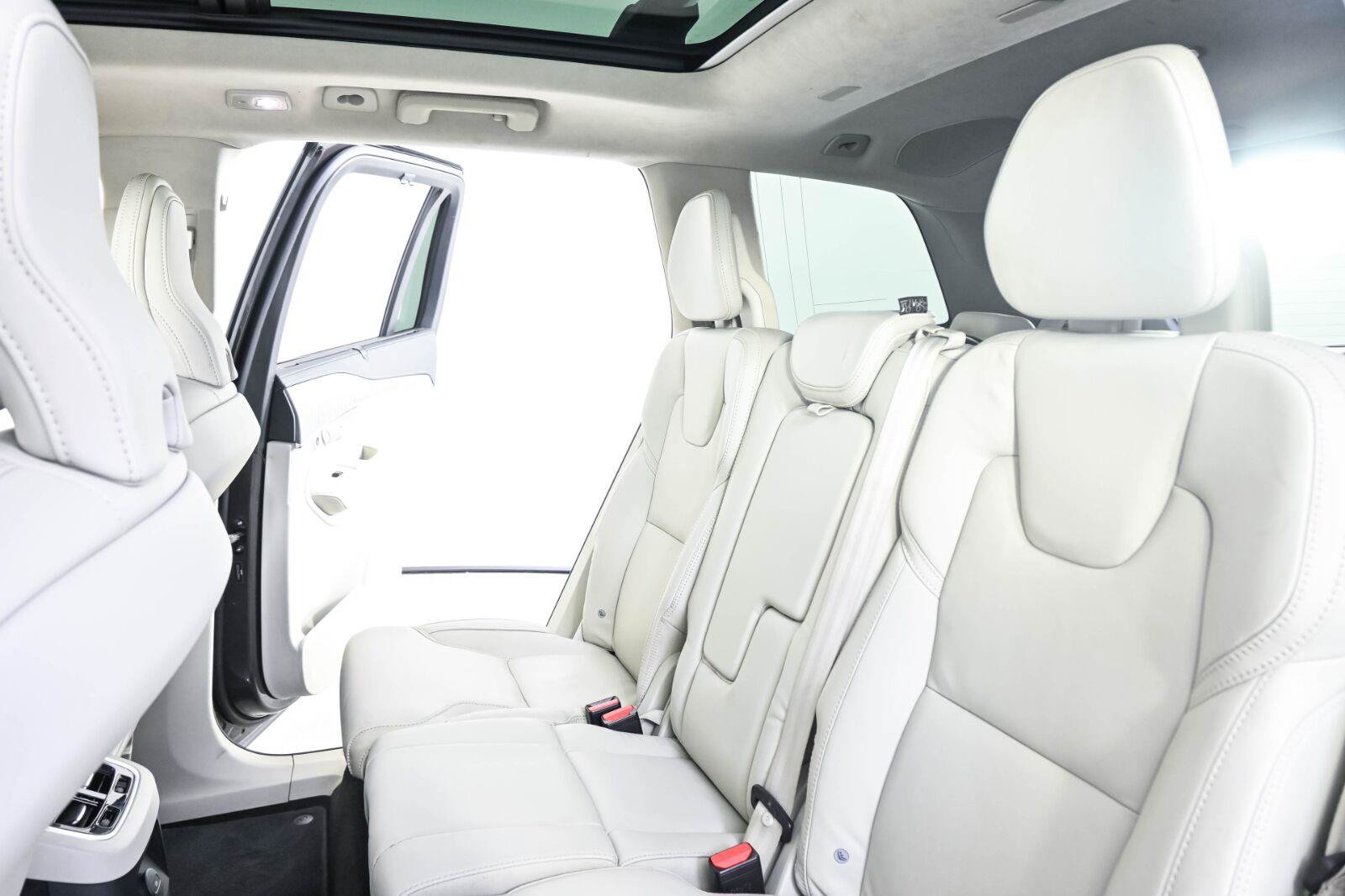 Certified 2024 Volvo XC90 T8 Ultimate w/ Lounge Package AWD/4WD image 20