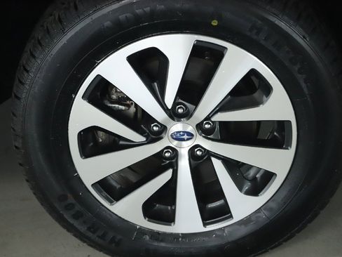 Certified 2023 Subaru Outback Premium image 10