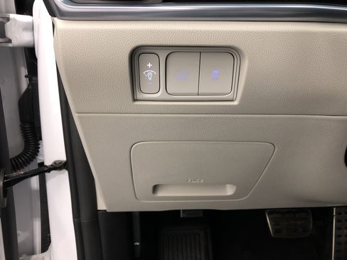 Certified 2024 Kia Sorento SX image 20