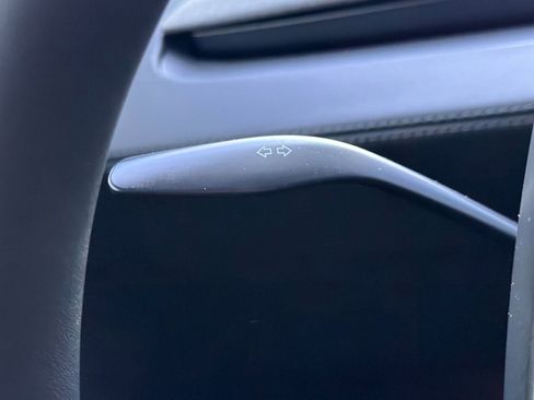 Used 2026 Tesla Model Y 2WD image 31