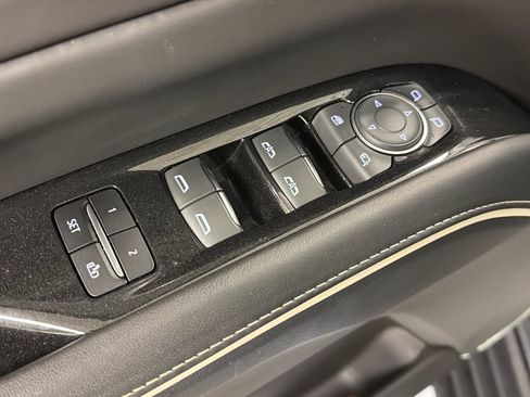 Used 2022 Cadillac Escalade Sport Platinum w/ Heavy-Duty Trailer Package AWD/4WD image 22