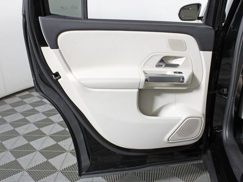 Certified 2026 Mercedes-Benz GLB 250 4MATIC image 25