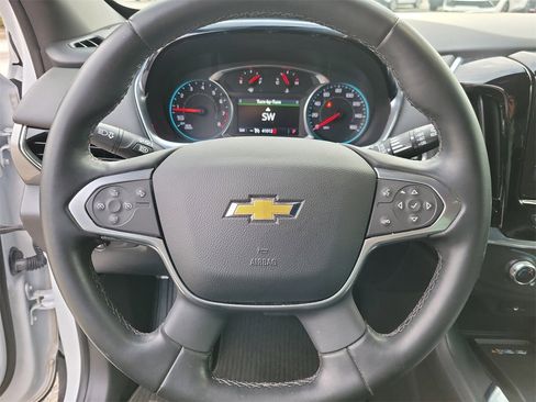 Used 2023 Chevrolet Traverse LT image 19
