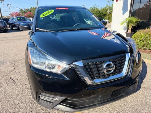 Used 2020 Nissan Kicks S FWD image 8