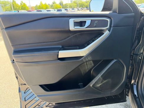 Used 2023 Ford Explorer XLT w/ Equipment Group 202A AWD/4WD image 12
