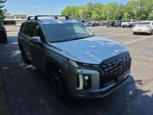 Used 2024 Hyundai Palisade SEL w/ Premium Package AWD/4WD image 3