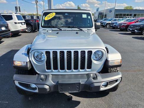 Used 2022 Jeep Gladiator Sport image 3
