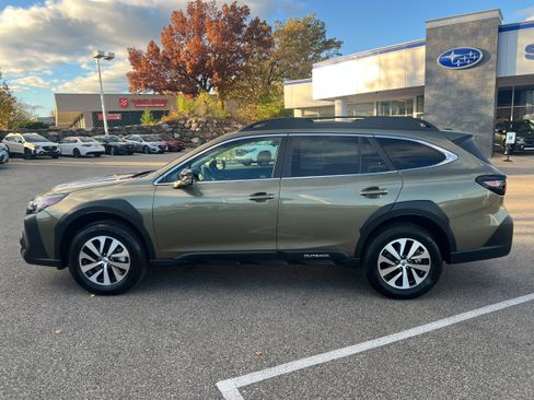 Certified 2025 Subaru Outback Premium w/ Popular Package #1A image 4