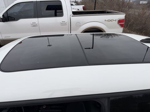 Used 2021 MINI Cooper 2-Door Hardtop image 12