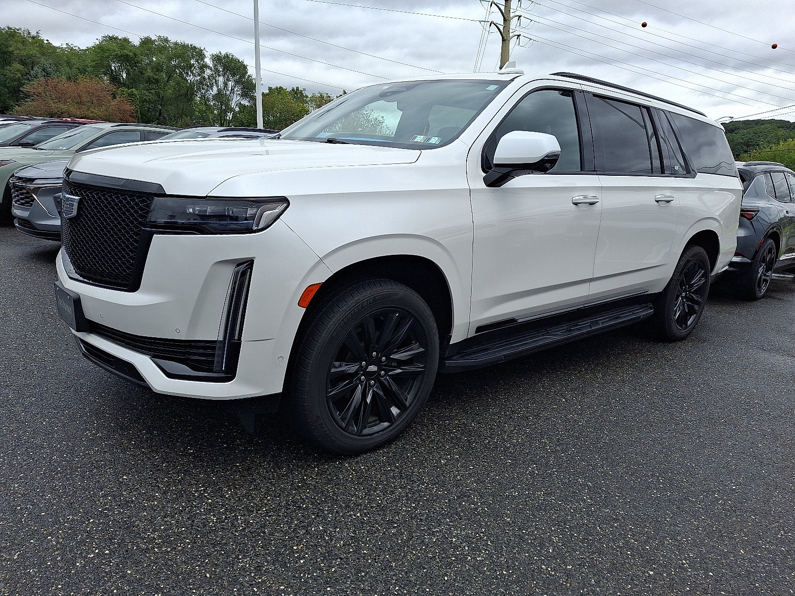 Used 2022 Cadillac Escalade ESV Sport Platinum AWD/4WD image 3