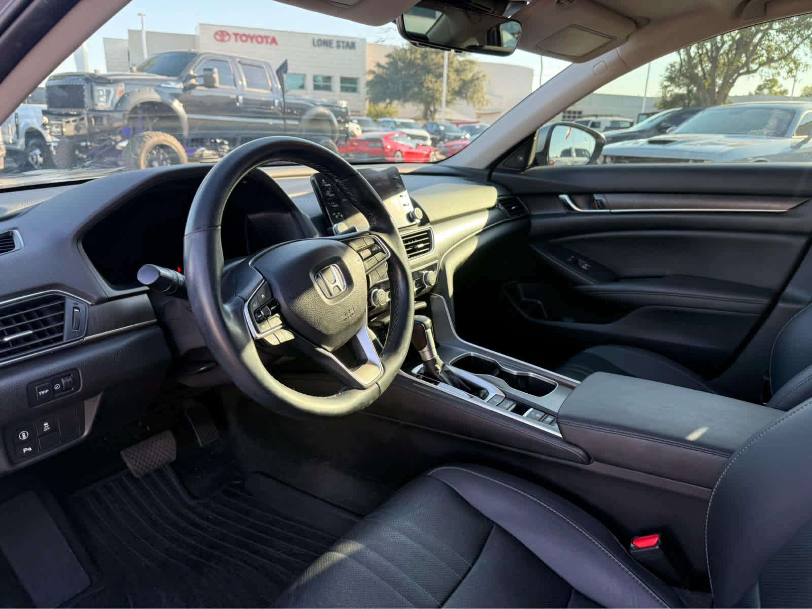 Used 2021 Honda Accord EX-L image 6