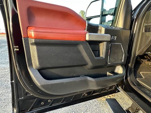 Used 2021 Ford F350 Platinum w/ FX4 Off-Road Package image 9