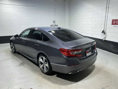 Used 2018 Honda Accord Touring image 4