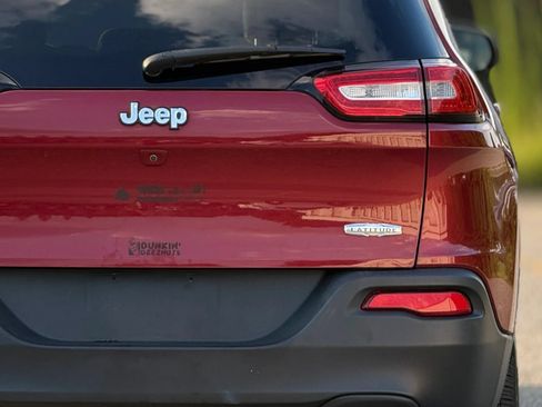 Used 2017 Jeep Cherokee Latitude w/ Comfort & Sound Group FWD image 14