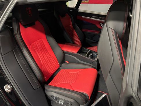 Used 2020 Lamborghini Urus image 23