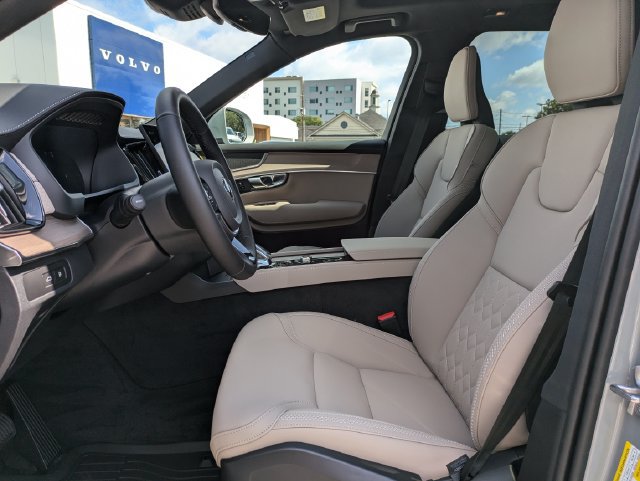 New 2026 Volvo XC90 T8 Plus w/ Protection Package Premier AWD/4WD image 21