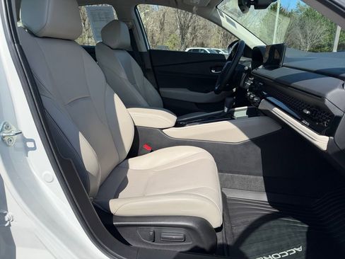 Used 2025 Honda Accord Touring image 16