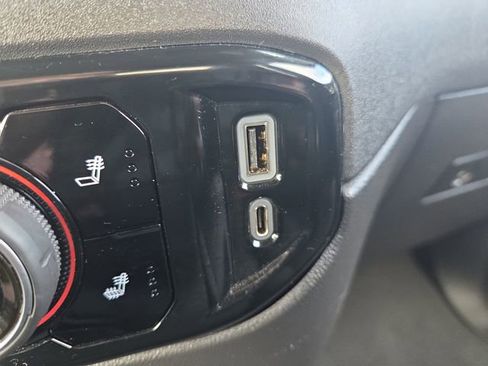 Used 2022 Chevrolet Silverado 1500 LT image 24