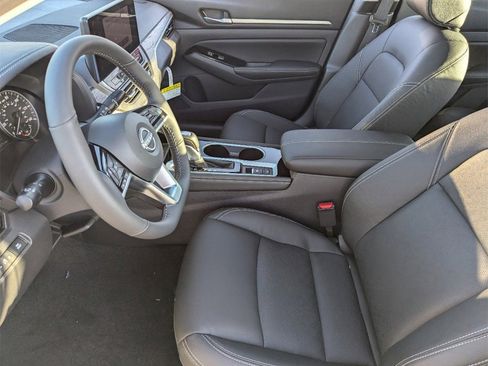 New 2025 Nissan Altima 2.5 SL image 9