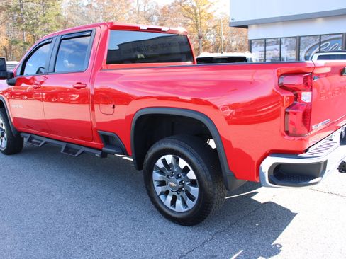 Used 2024 Chevrolet Silverado 2500 LT image 8