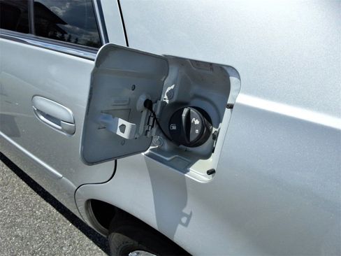 Used 2003 Cadillac De Ville Limousine image 12