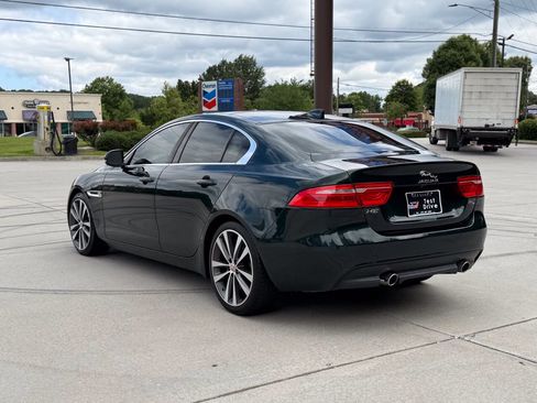 Used 2017 Jaguar XE Prestige RWD image 18