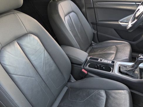Used 2020 Audi Q3 2.0T Premium image 10