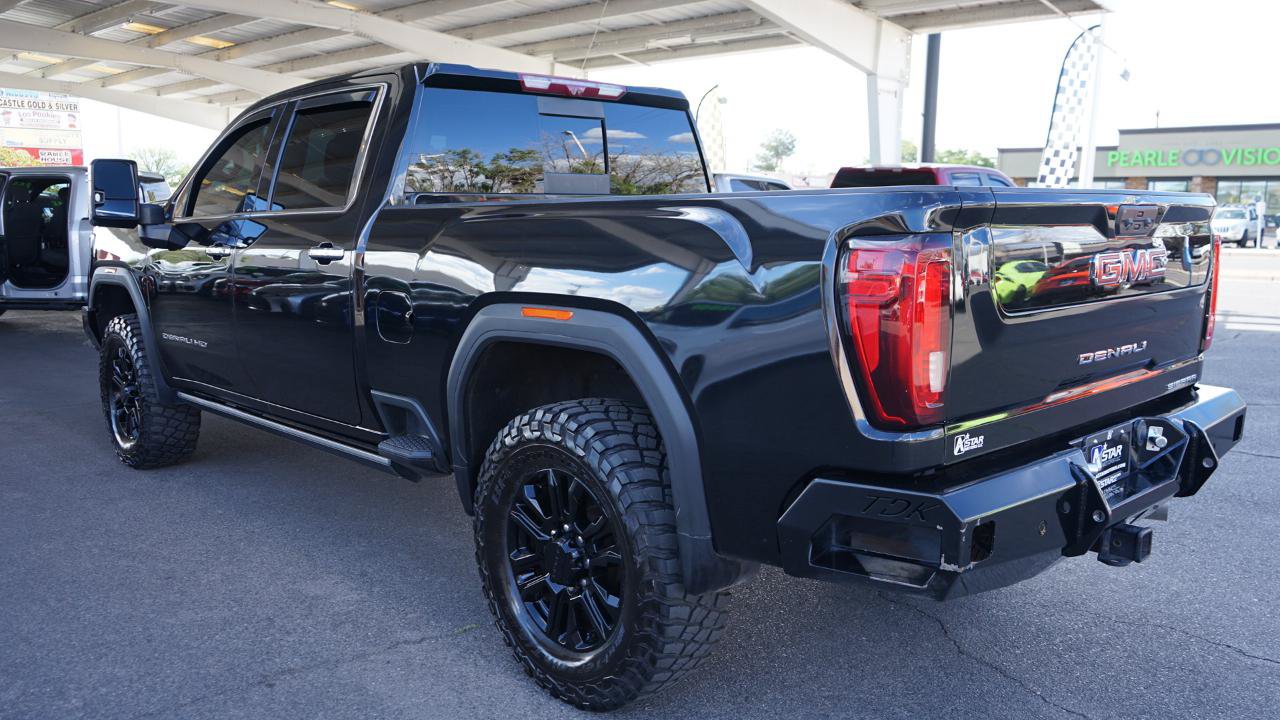 Used 2023 GMC Sierra 2500 Denali w/ Denali Black Diamond Edition AWD/4WD image 5