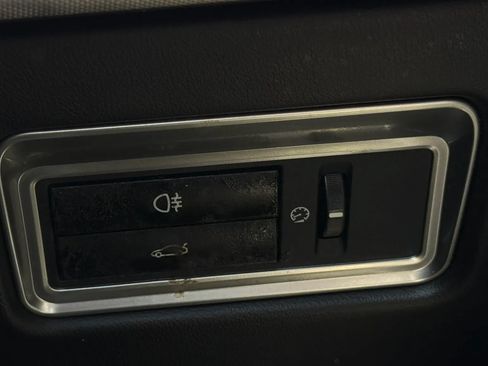 Used 2015 Jaguar XF Portfolio RWD image 28