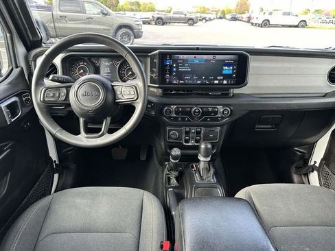 Used 2024 Jeep Wrangler Unlimited Sport AWD/4WD image 9