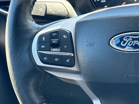 Used 2023 Ford Explorer Limited AWD/4WD image 18