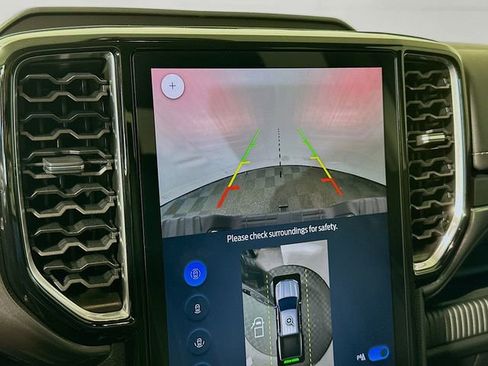 Used 2024 Ford Ranger Lariat w/ Trailer Tow Package image 16