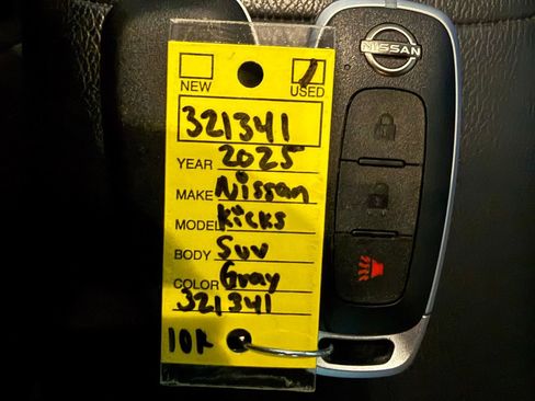 Used 2025 Nissan Kicks SV FWD image 15